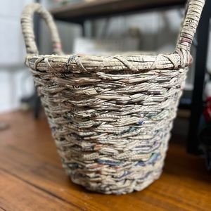 Handmade Paper Recycled Waste Basket Magazine Newspaper Woven Trash basket